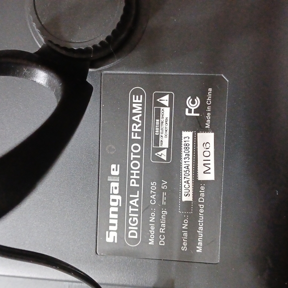 Sungale digital photo frame - Picture 2 of 3